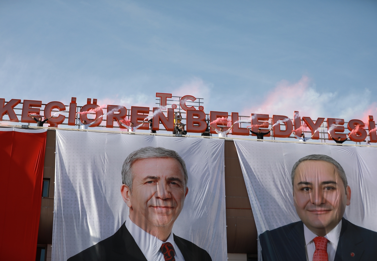 Kecioren Belediye Baskani Dr. Mesut Ozarslan Mazbatayi Ve Muhru Aldi Goreve Basladi Kecioren.bel.tr 16721