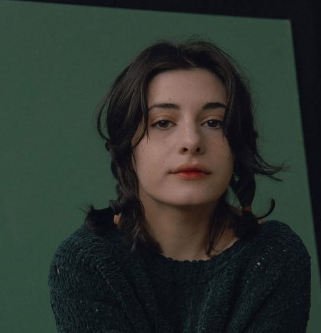 Sakla Beni Naz Kimdir