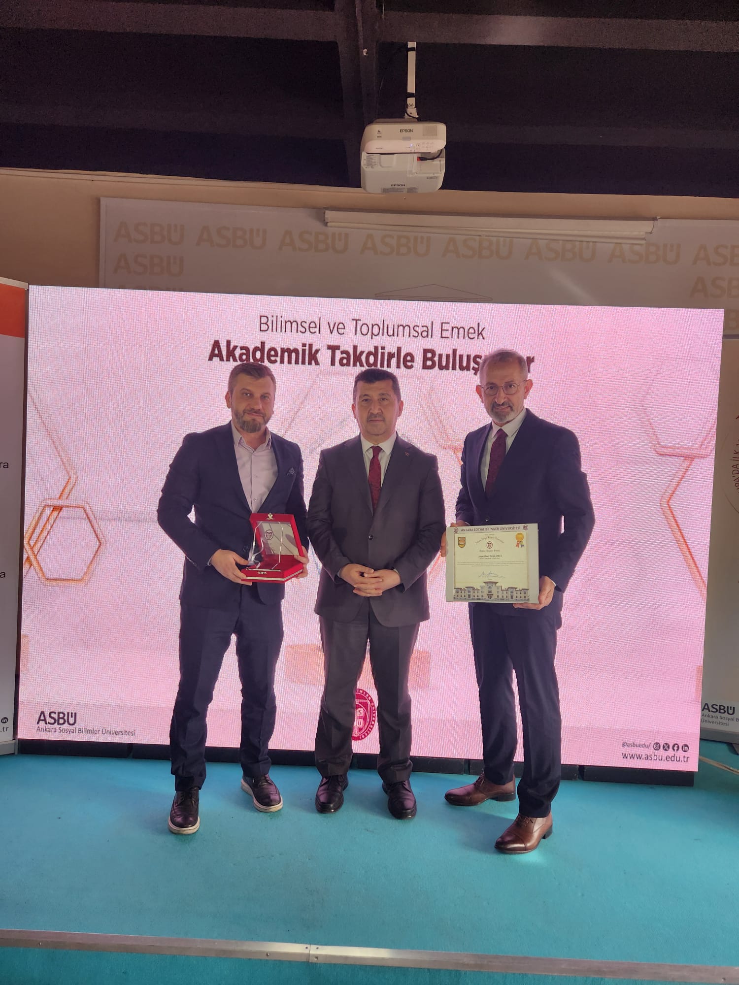 Asbü Medya Ödül (2)