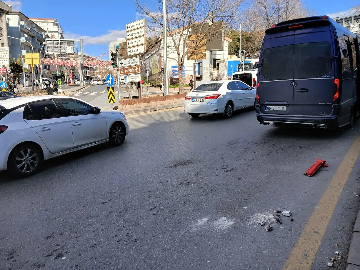Dikimevi Dolmuş Durakları Delinatörler Pşastik Bariyer (2)