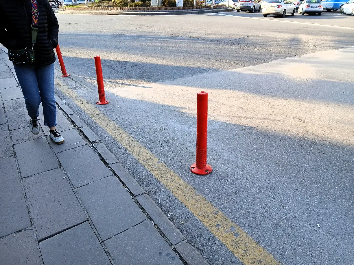 Dikimevi Dolmuş Durakları Delinatörler Pşastik Bariyer (3)