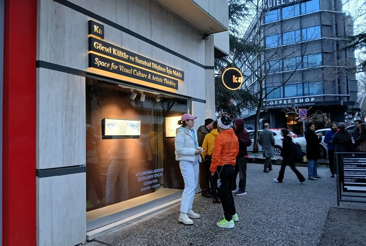 Gülnihal Kalfa “Çiçeklenen Yokluk” sergisiyle Ka’da