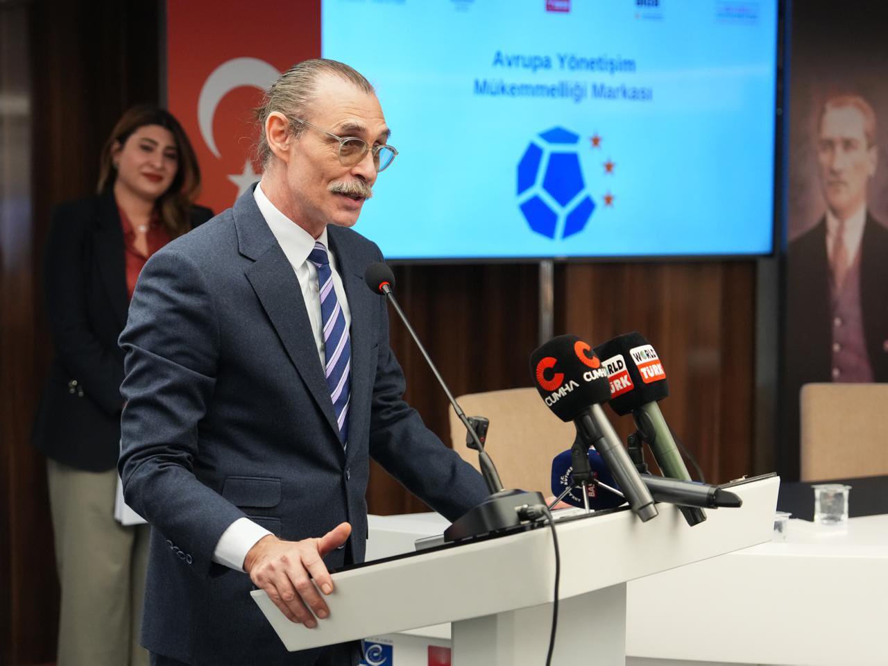 H Aynz J X U A Ae Qoz