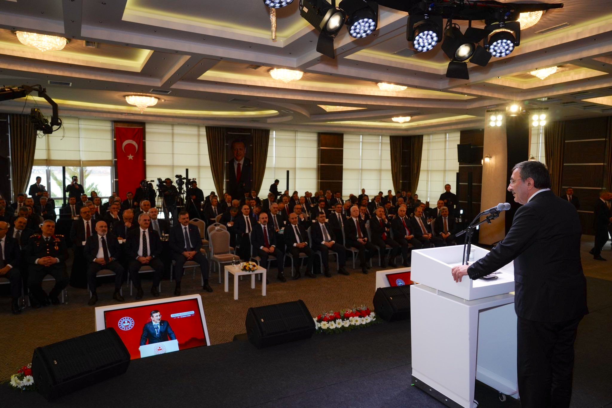 H B X I Jeag A A Umi F