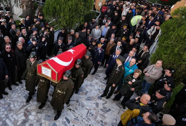 Kahraman Pilot Buyuk Bir Faciayi Onlemis 19602216 2434 M