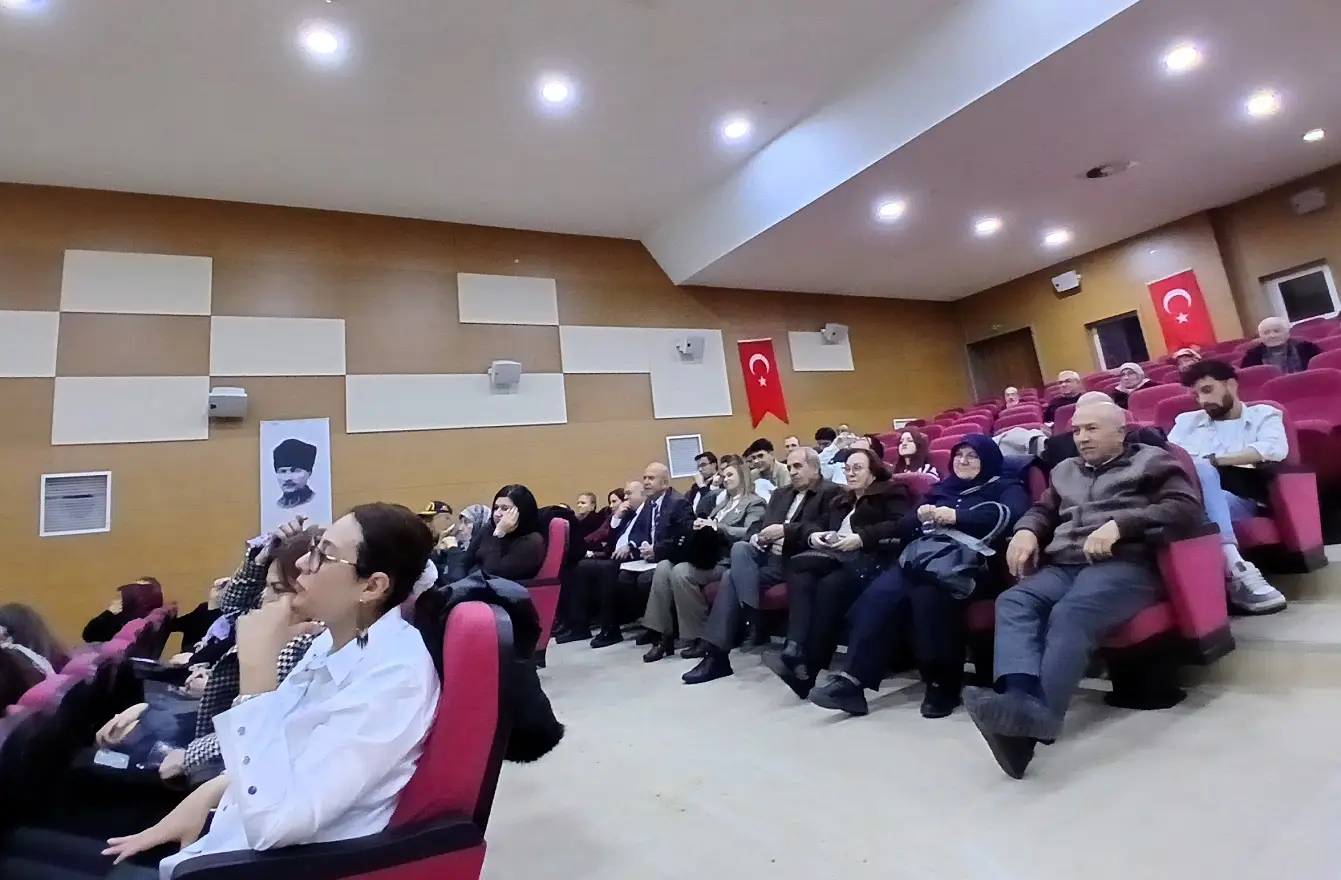 Keçiören Belediyesi Imam Maturidi Panel Iftar Ayşe Sucu Ramazan Oruç (4)