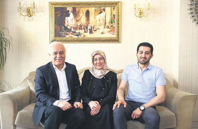 Nihat Hatipoğlu Eşi1