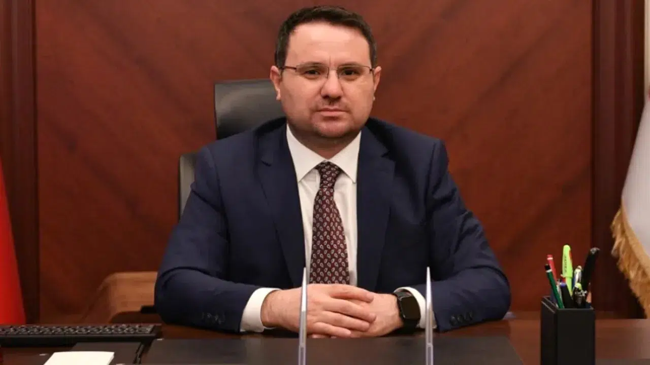 Q E Iv Akin Gurlekin Babasi Kimdir Adalet Bakani Akin Gurlekin Ailesi Hakkinda Bilinenlerrrrrr