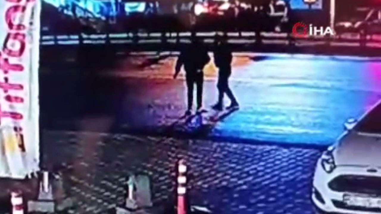 Eşiyle yürürken dehşeti yaşadı! Tanımadığı kişi tarafından bıçaklandı!