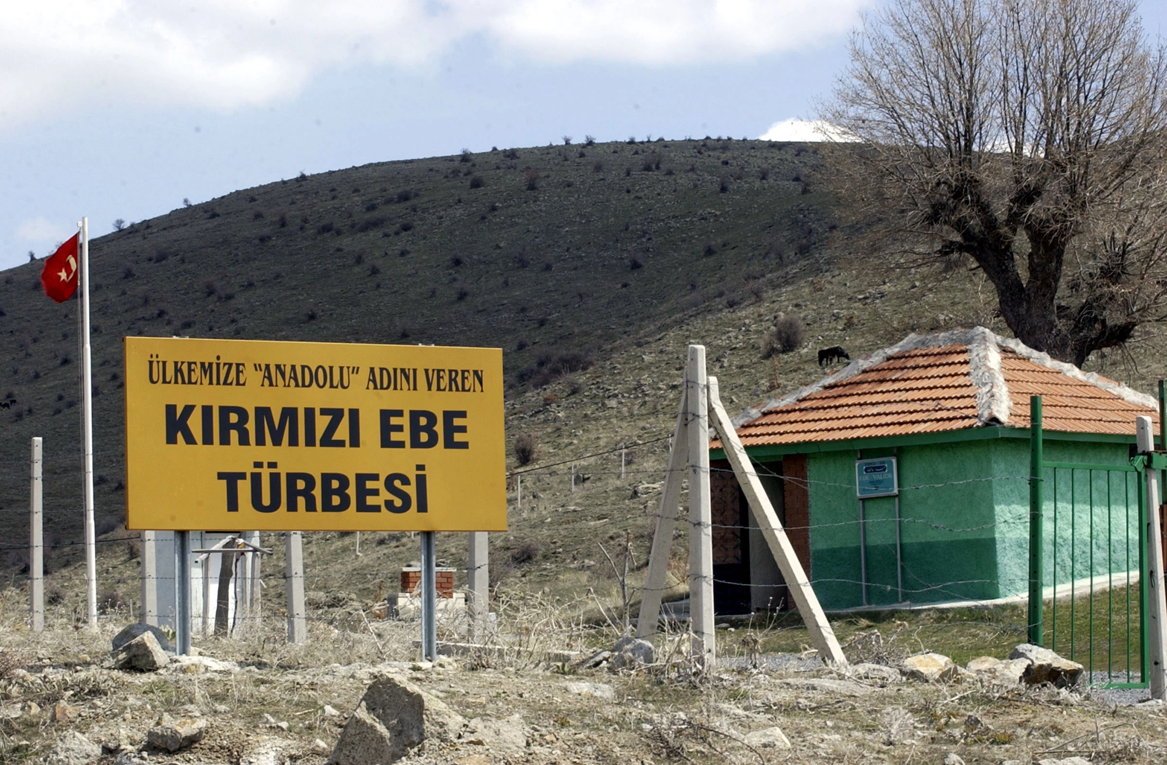 9E27943D 95B0 47B2 Ab3D 41Cdecbe8026 Taşlıca Kırmızı Ebe Türbesi