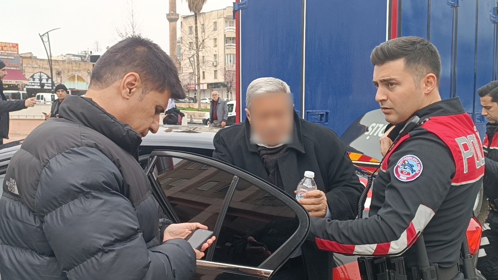 Lokantada dehşet saçtı! Maske takıp kardeşine kurşun yağdırdı!