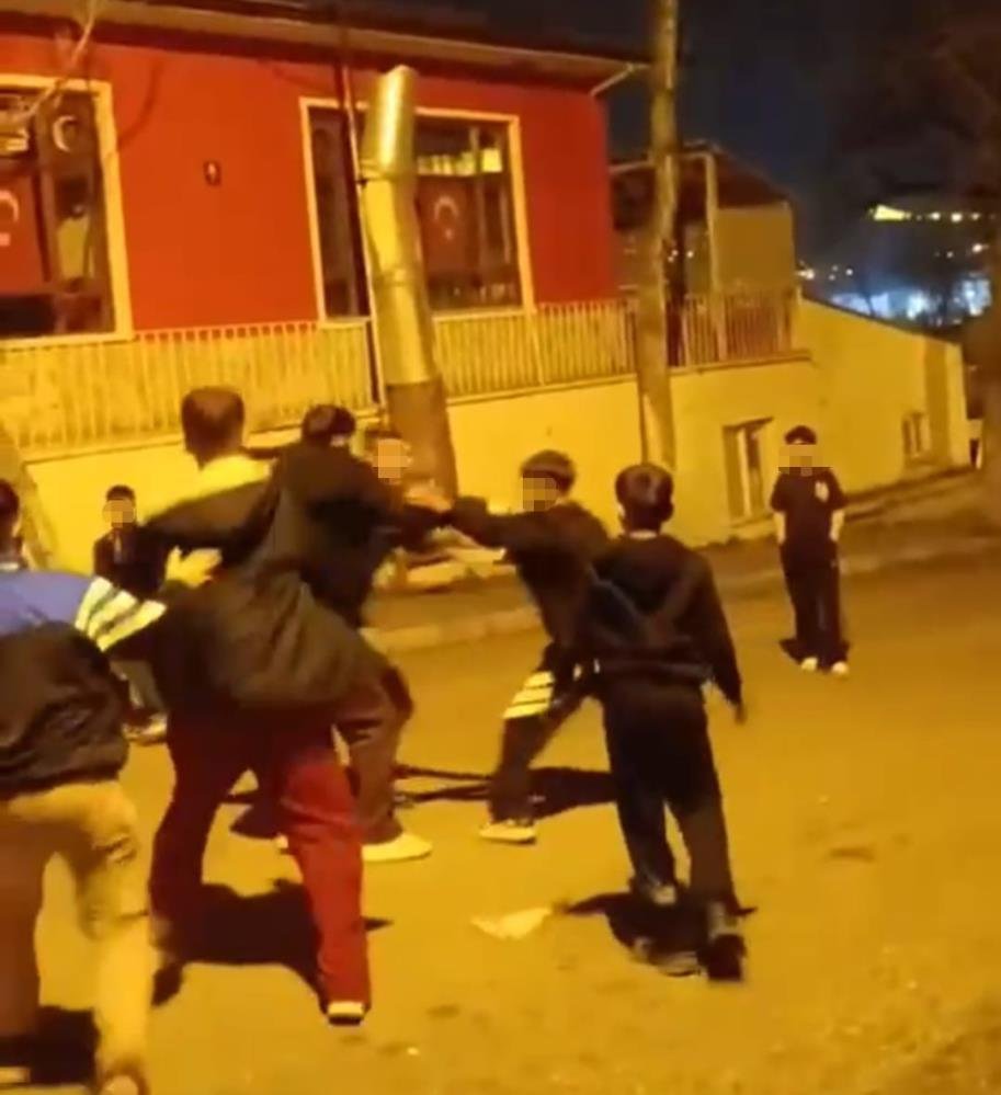 Ankara'da akran şiddeti! Kemer ve sopayla saldıran iki şüpheli tutuklandı
