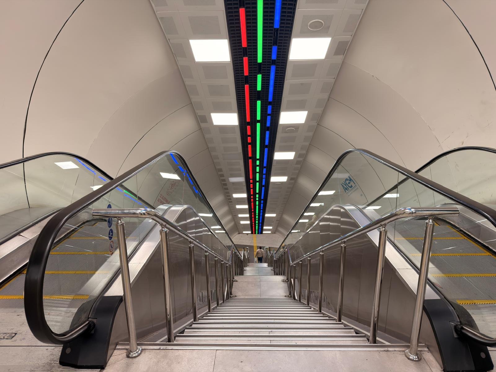 Başkent Ankara'da Her Gün Aynı Sorun: Metro Merdivenleri Neden Çalışmıyor?