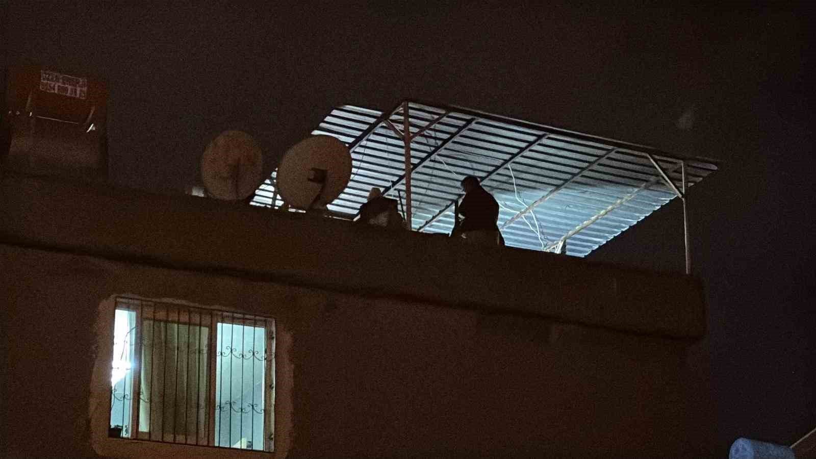 Adana’da müstakil evin çatısında patlama! 1 ölü, 1 ağır yaralı