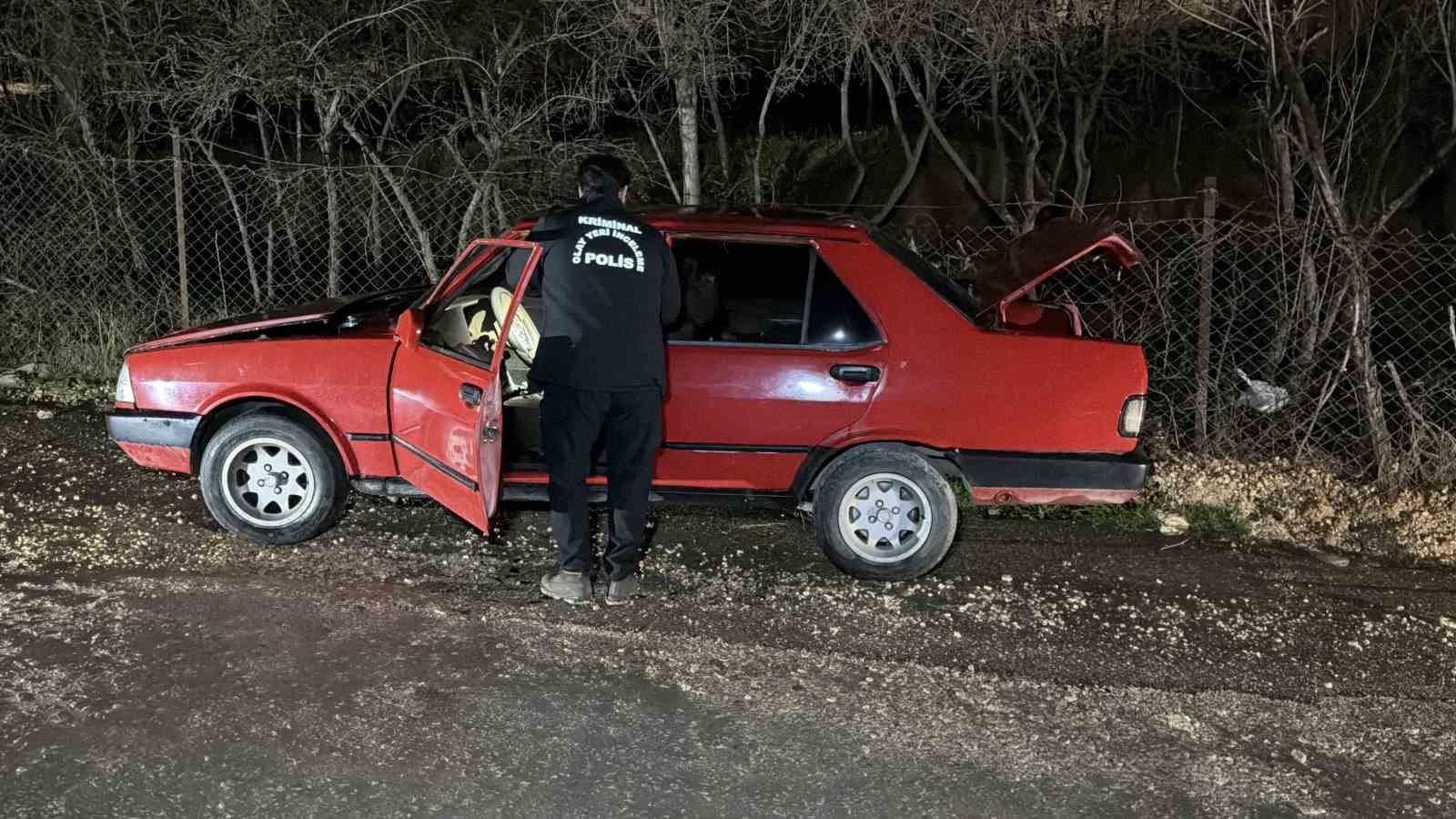 Adıyaman’da park halindeki otomobil kundaklandı: Araç küle döndü