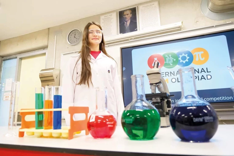 Ankara'da gururlandıran başarı: 8. sınıf öğrencisi dünya birincisi oldu!