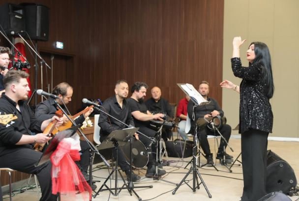 Sağlık Çalışanları Sahneye Çıktı: Şifadır Türküler Korosu Ankara’da Konser Verdi