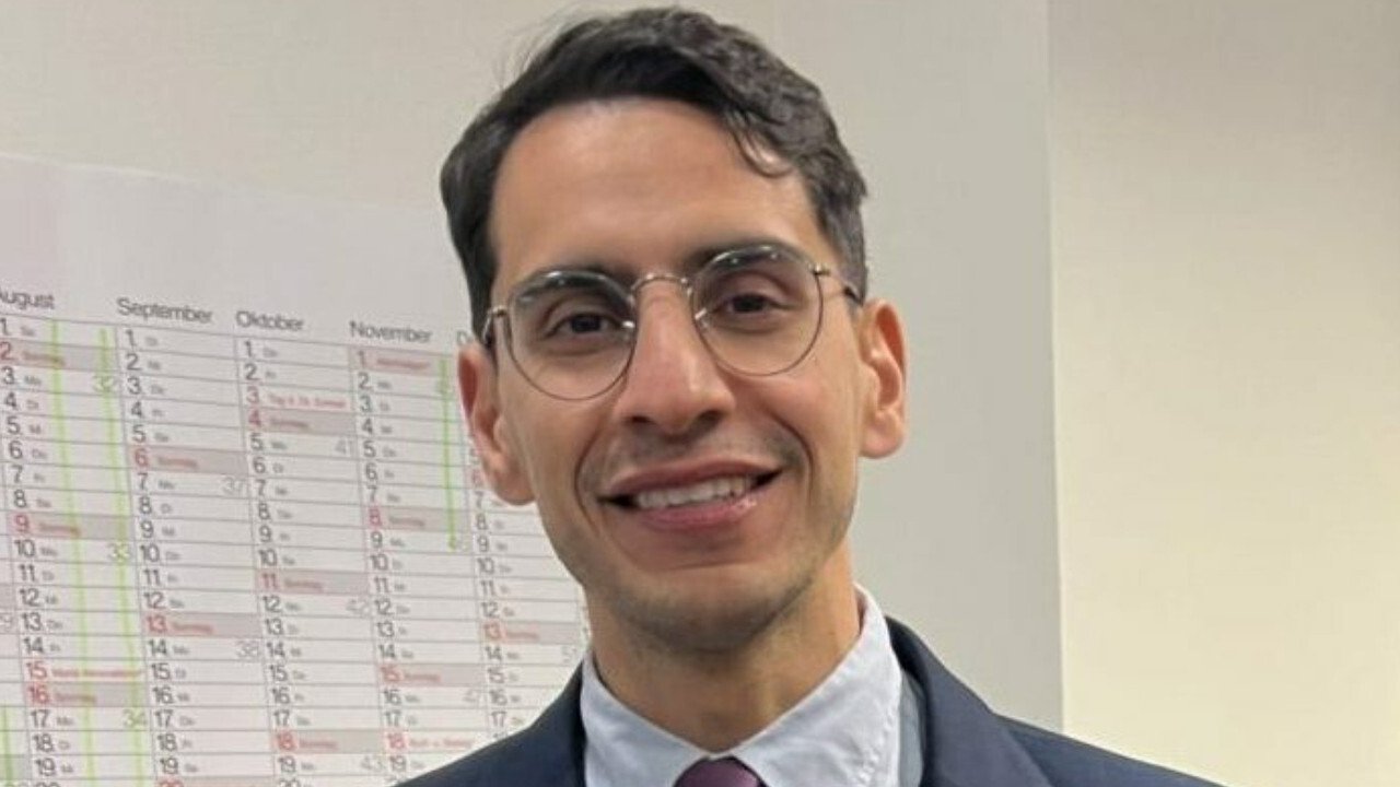 Enis Tiz kimdir? kaç yaşında, nereli? Kitzingen Belediye Başkanı kim oldu?