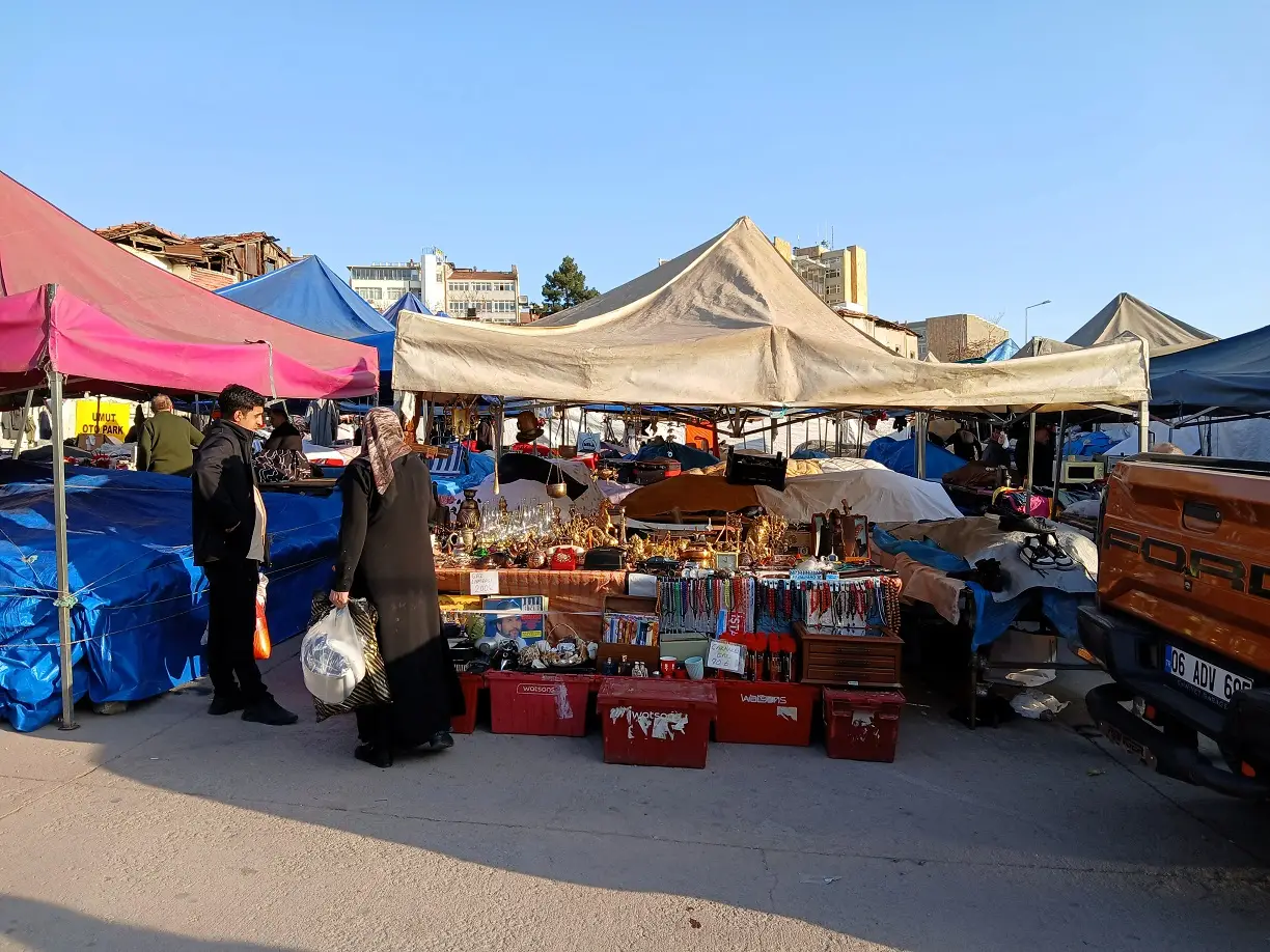 Floh Markt Flea Market Bitpazarı Başkent Ankara Altındağ (1)