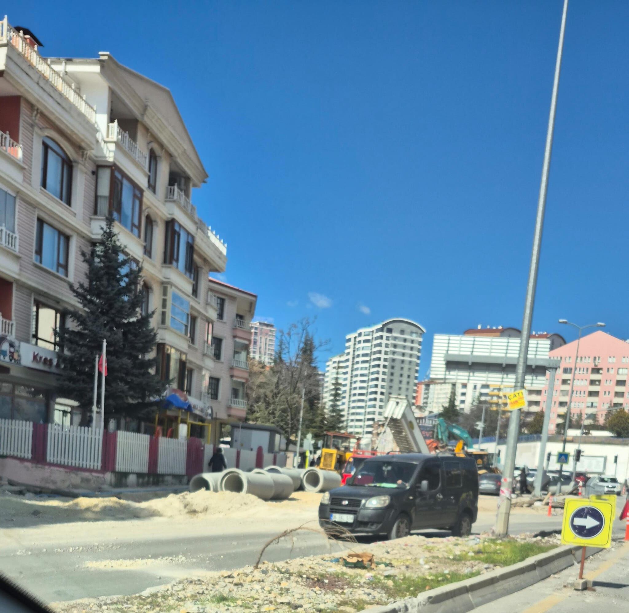 H Cmo C7I W Y A A D8 Y3