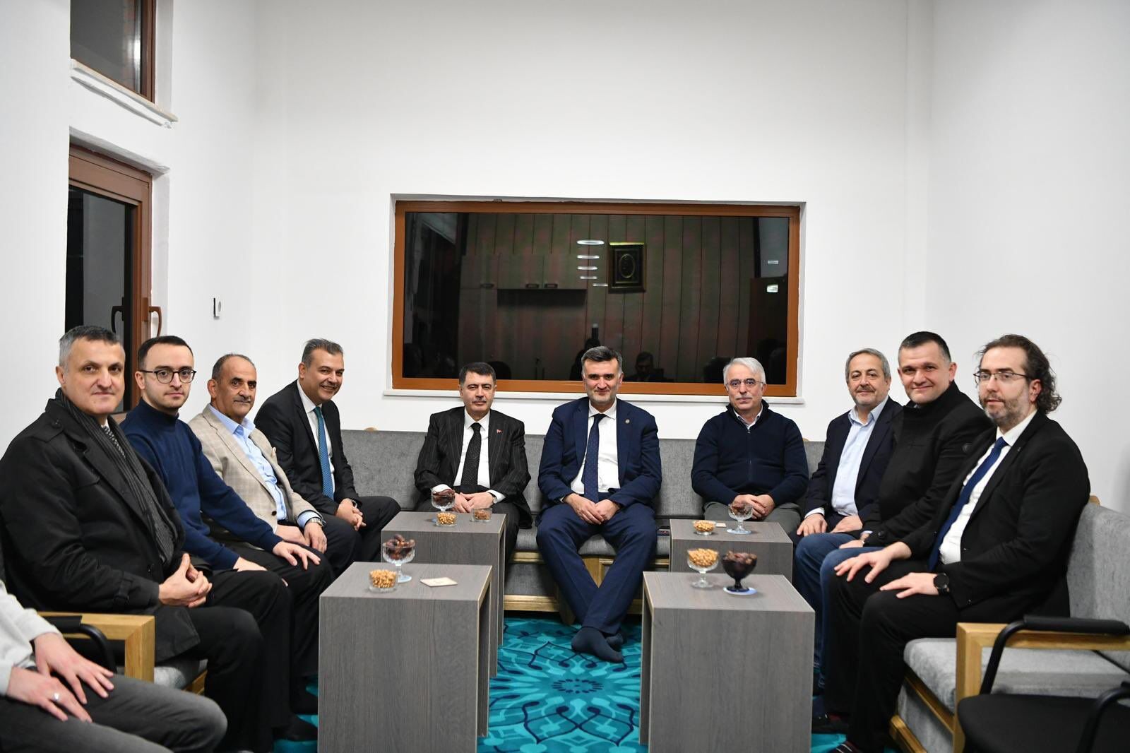 H D Ehz3 X W I A I Dnuh