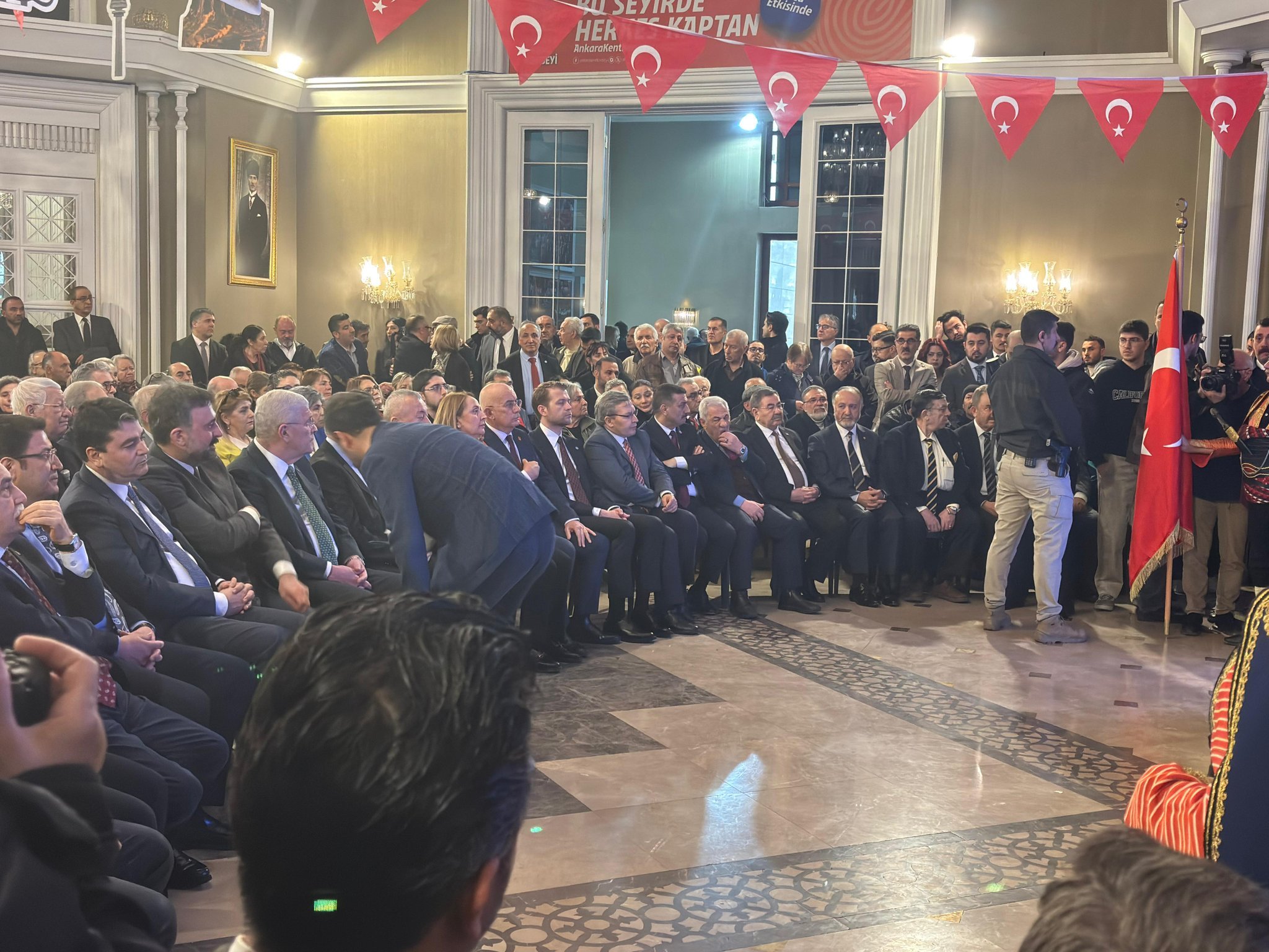 H E Mt A H Z X E A A Sw U