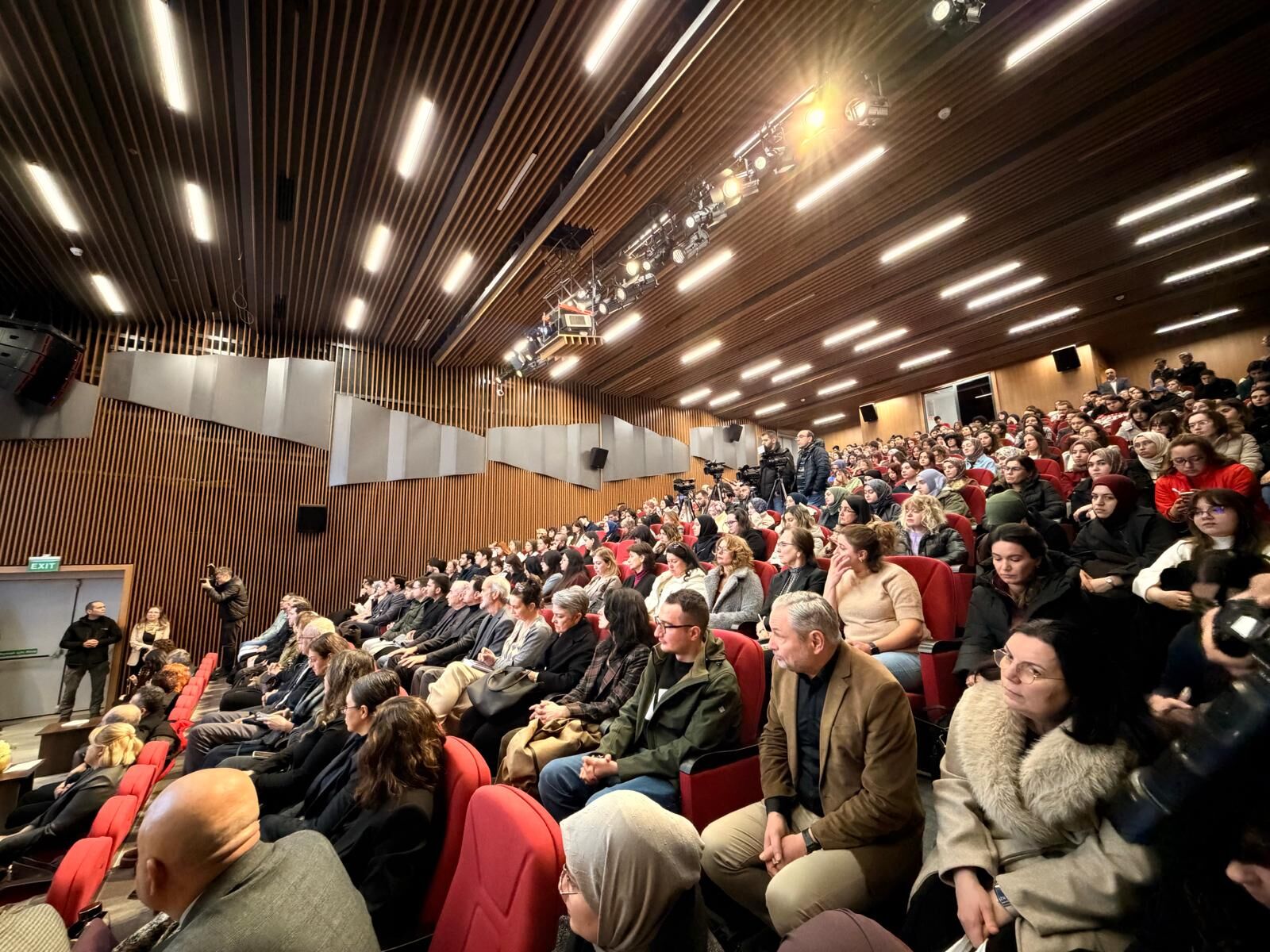 Hacettepe Üniversitesi Konferans Salonu Ankara Fuat Sezgin (2)