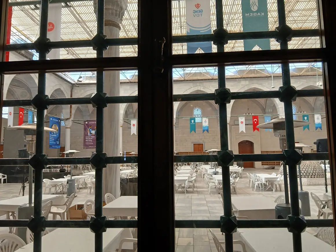 Iyilik Sofrası Iftar Programı Kocatepe Camii Tdv Diyanet Vakfı Ramazan Oruç (3)