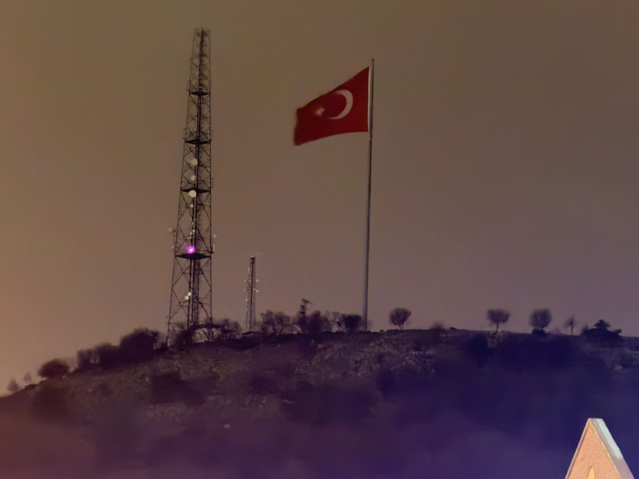 Ankara Net Haber Gündeme Taşımıştı: Keçiören’de Yıpranan Türk Bayrağı Yenilendi