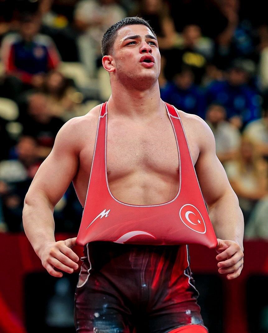 Milli Güreşçi Alperen Berber Avrupa Üçüncüsü Oldu! (2)