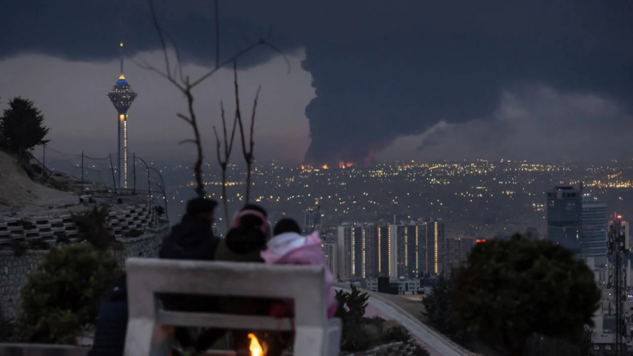 Beklenen oldu! Tahran'da karanlık gece başladı! ABD ve İsrail saldırdı