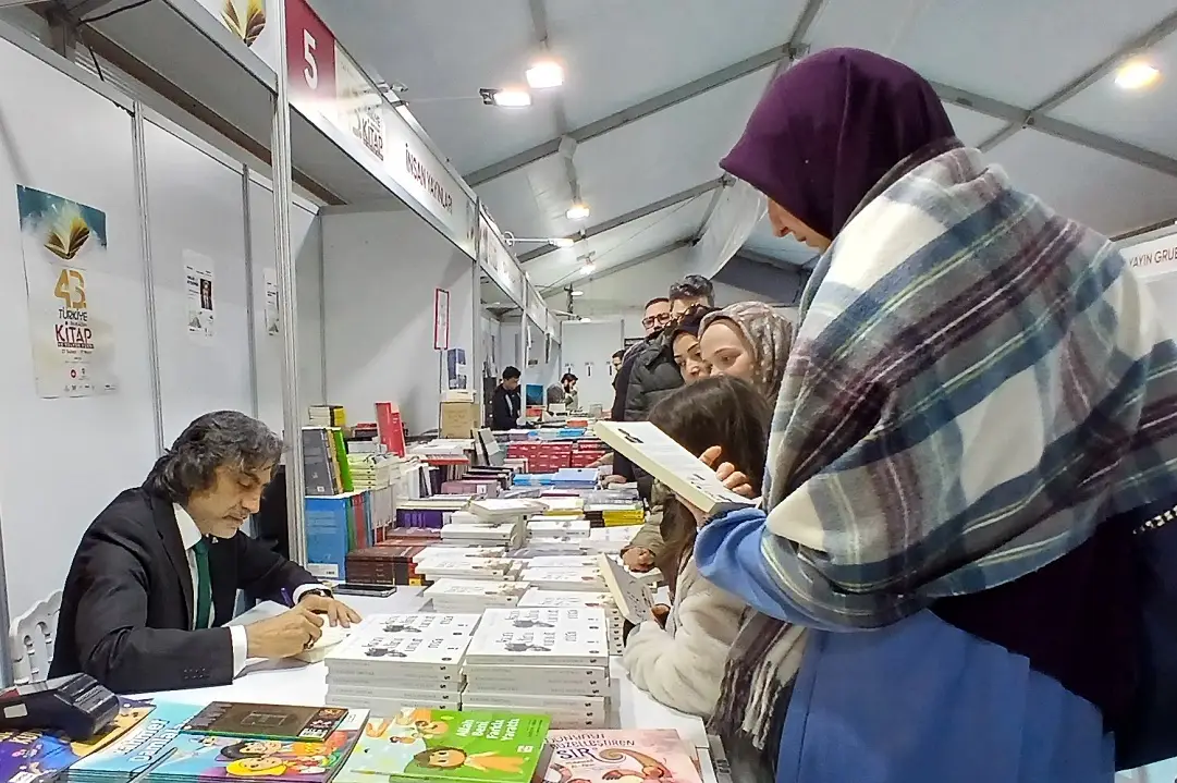 Tdv Halis Aydemir Ramazan Kitap Fuarı Imza Günü Hbv (3)