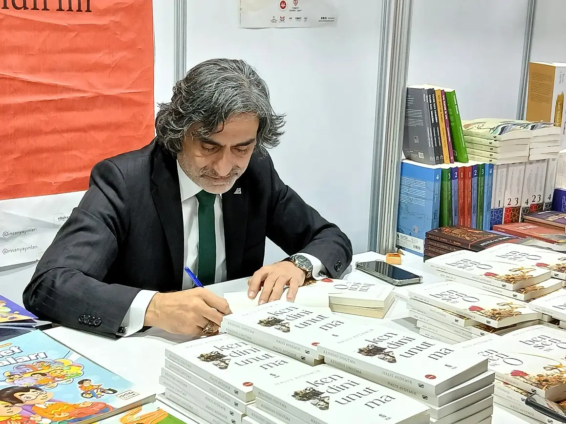 Tdv Halis Aydemir Ramazan Kitap Fuarı Imza Günü Hbv (5)