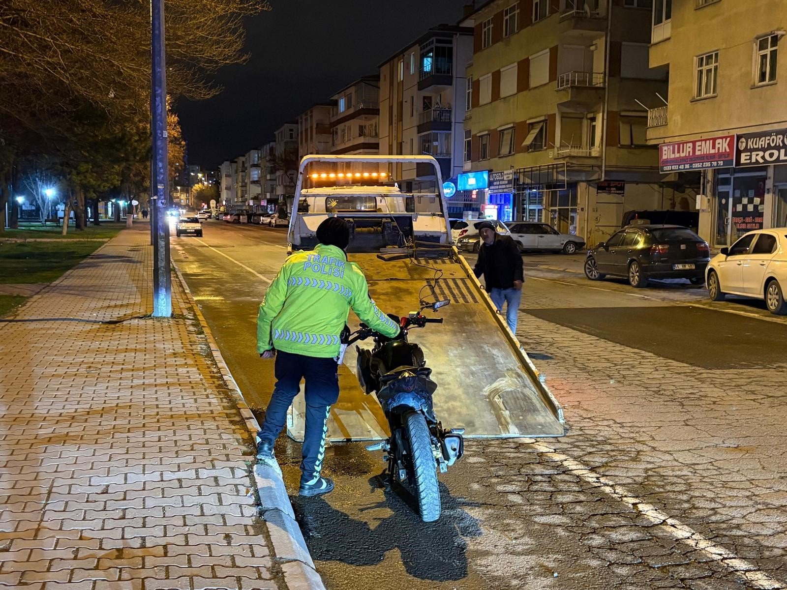 Trafikte kaçışın sonu hastanede bitti: 336 bin TL ceza ve trafikten men