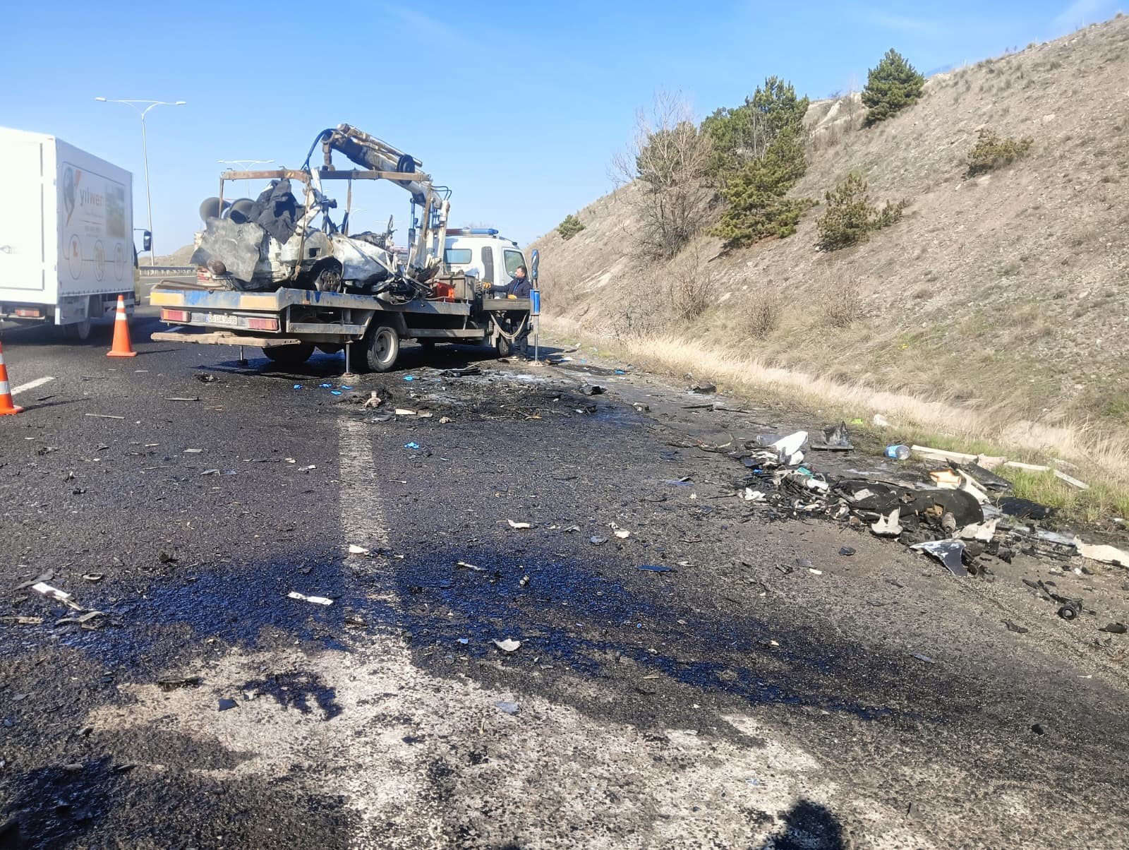 Ankara'da feci kaza! İki araç kafa kafaya çarpıştı: 5 ölü