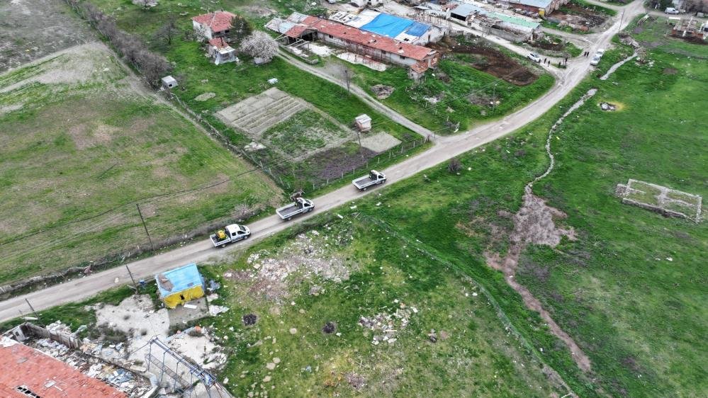 Belediye ekipleri sahada: Sincan'da larva mücadelesi başladı