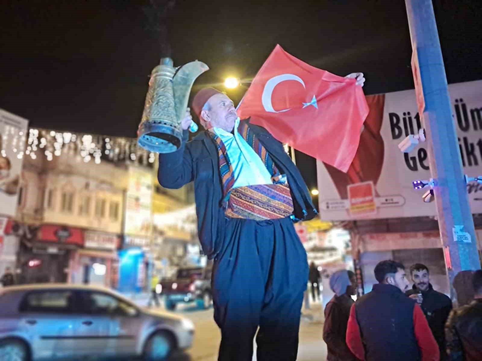 Kilis’te sınır hattında Dünya Kupası coşkusu: Bayraklar dalgalandı, marşlar söylendi