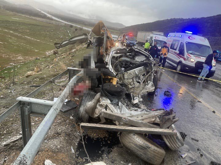 Malatya’da feci kaza: 3 genç hayatını kaybetti, kimlikleri belli oldu
