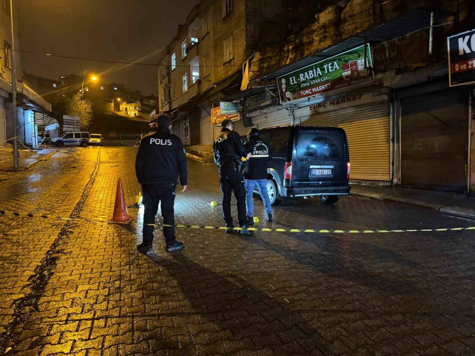 Şanlıurfa’da silahlı saldırı: Yoldan geçen vatandaş vuruldu