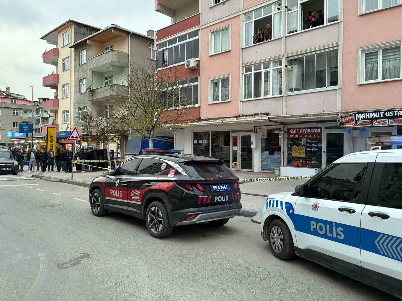 Tartışma kanlı bitti! Balkondan pompalı tüfekle husumetlisini vurdu!