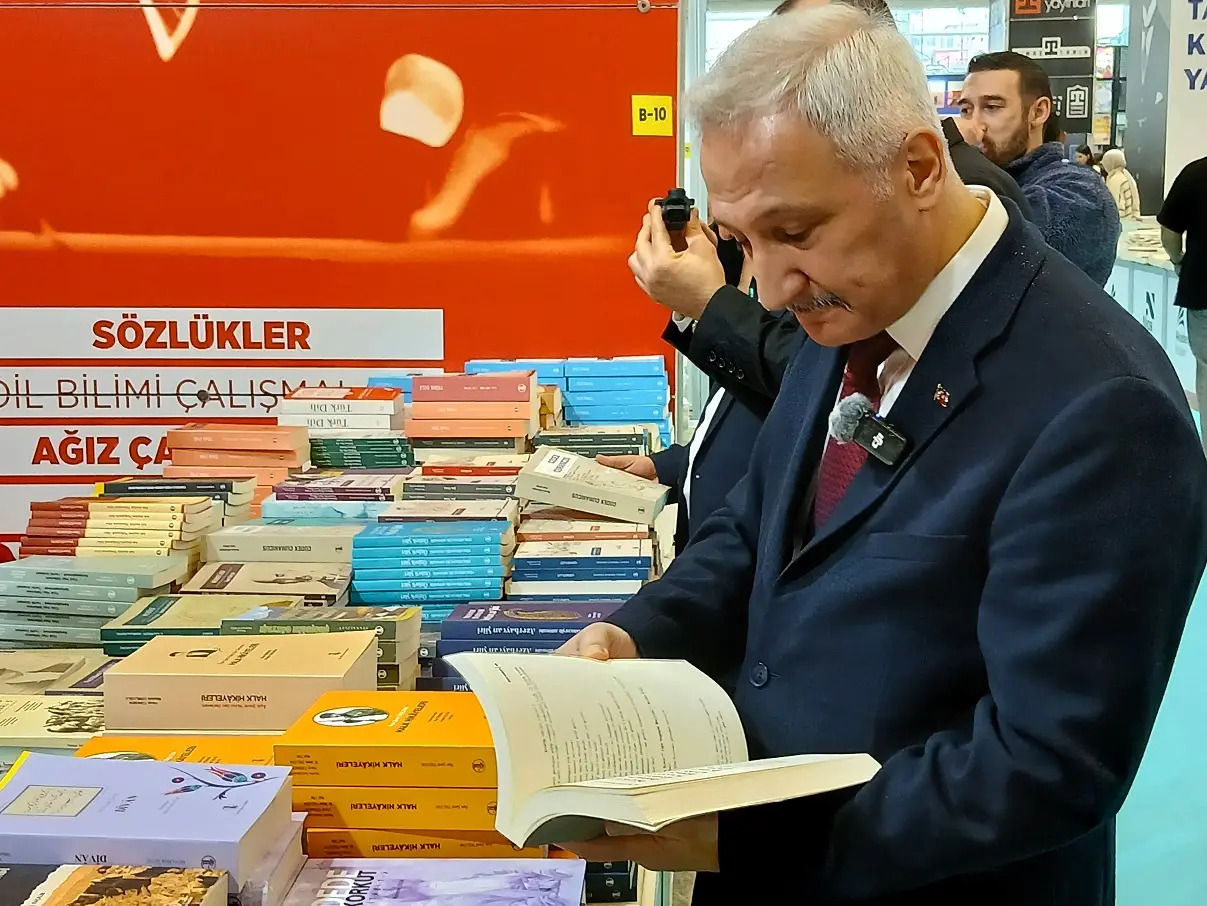 Ahmet Selim Yurdakul Mhp Milliyetçi Hareket Başdanışman Ankara Kitap Fuarı Congresium (4)