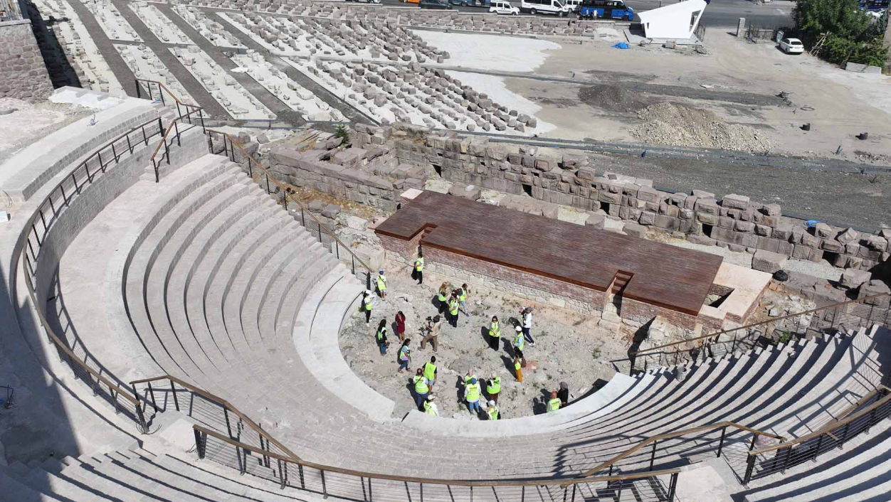Ankara Antik Roma Tçyatrosu Açıldı
