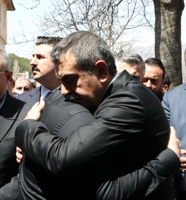 Ayla Ogretmenin Esi Buraya Ev 19755173 5426 1 M (1)