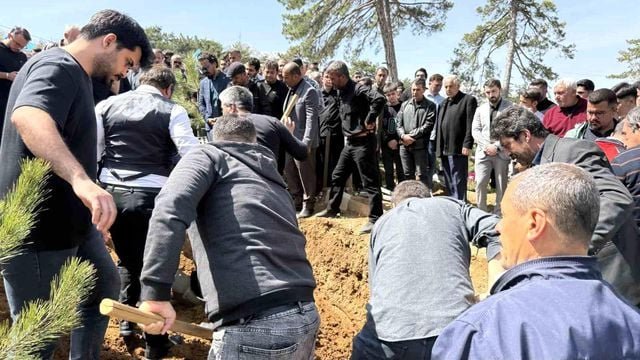 Ayla Ogretmenin Esi Gurur Duyuyorum Buraya Ev 7 19755173 O