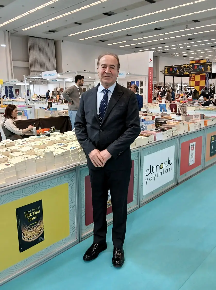 Bekir Ödemiş Zamana Atılan Imza Cumhuriyet Kitap Ankara Kitap Fuarı (2)