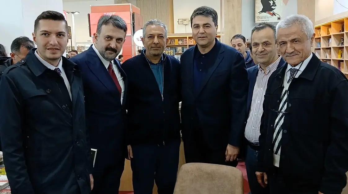 Demokrat Parti Gültekin Uysal Ankara Kitap Fuarı Akif Beki Halil Ibrahim Yılmaz-1