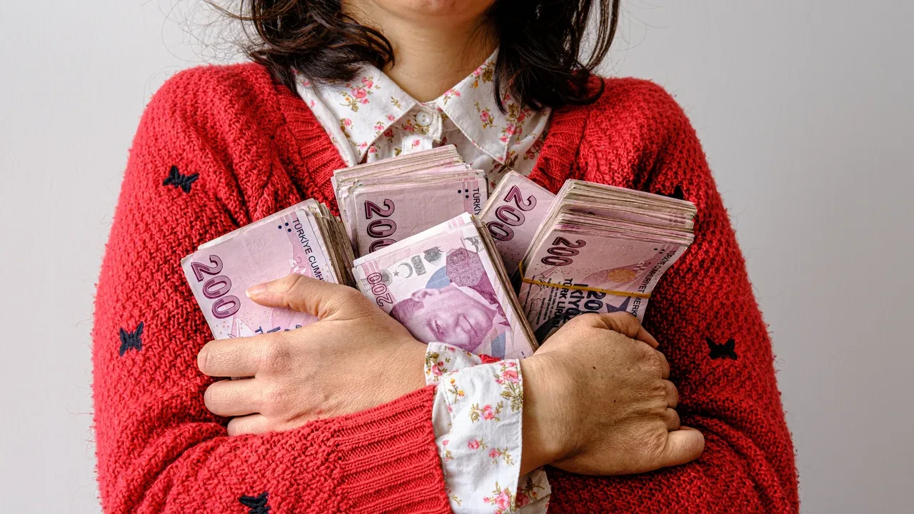 Emekliye 10 Bin Tl Destek Basvuru Suresi Uzatildi Iste Yeni Tarih 3296515 202604251142 3