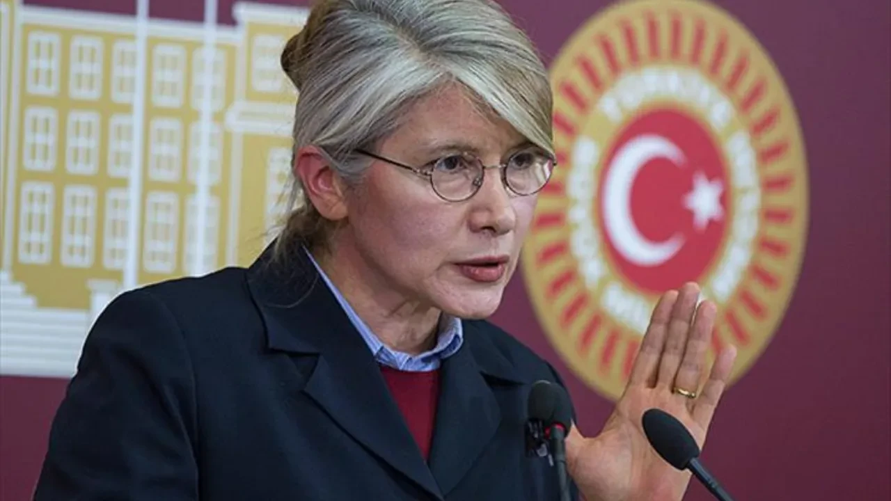 Emine Ülker Tarhan-1
