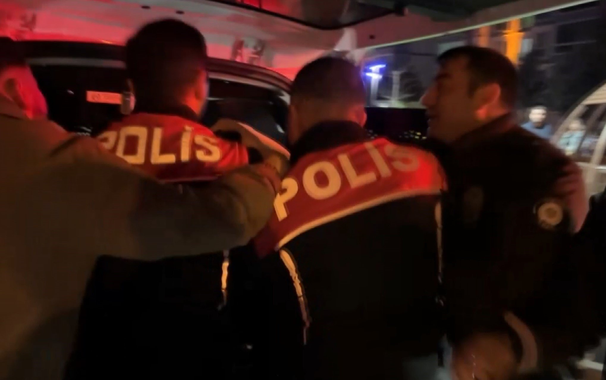 Evimi Bastı Kavgası Polisin Müdahalesiyle Sona Erdi (3)