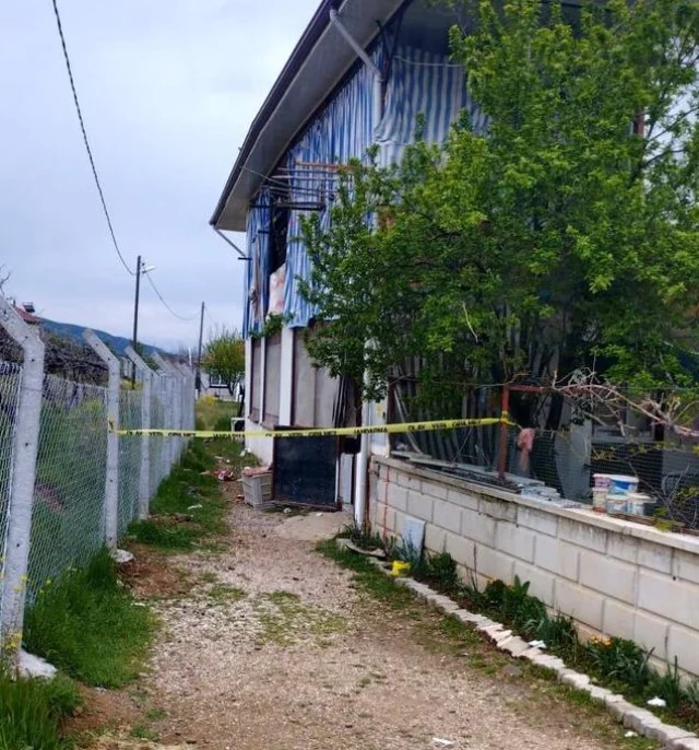 Genc Ciftin Aci Sonu Bugun Dug 19780731 5222 1 M